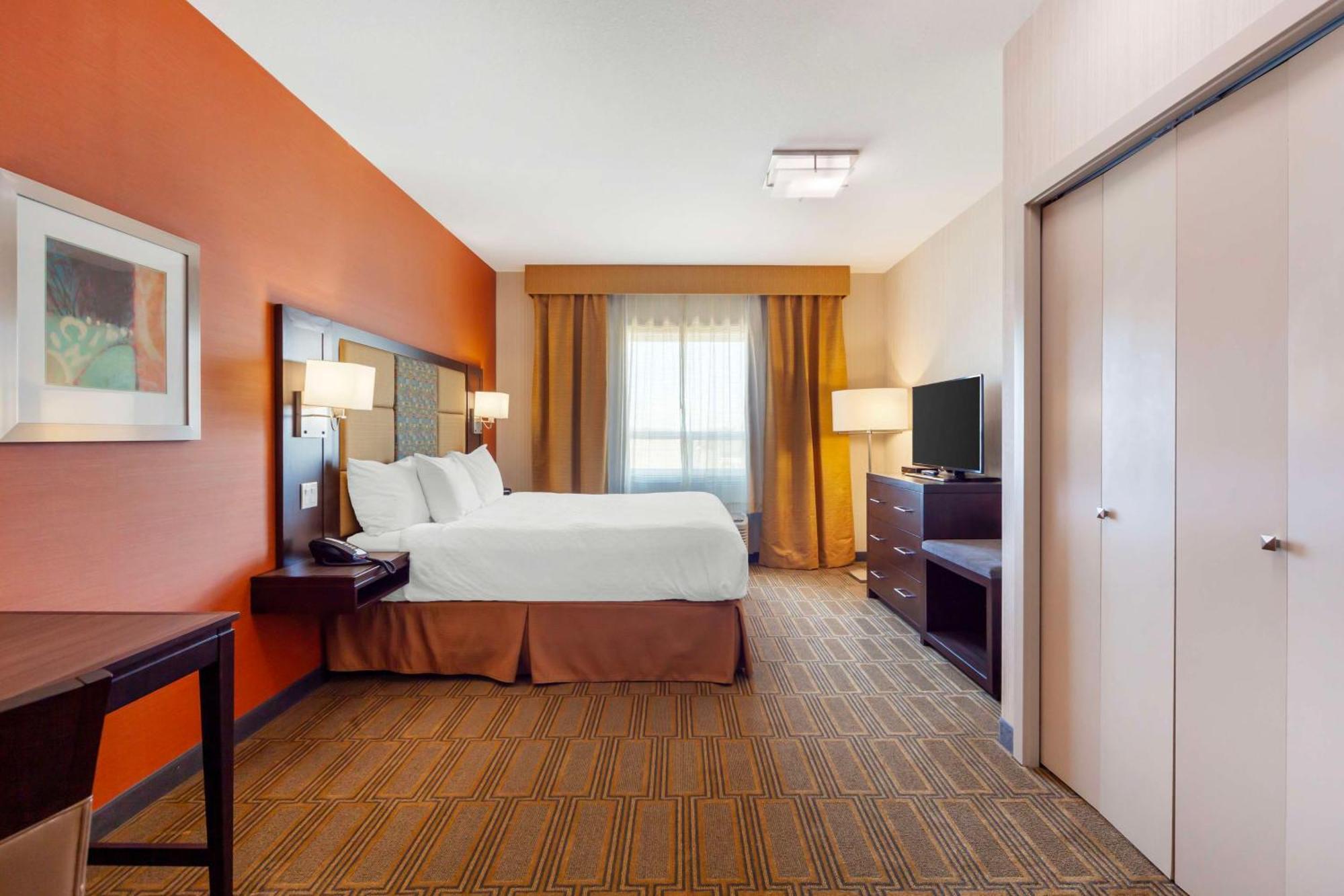 Best Western Plus Chateau Fort St. John Buitenkant foto
