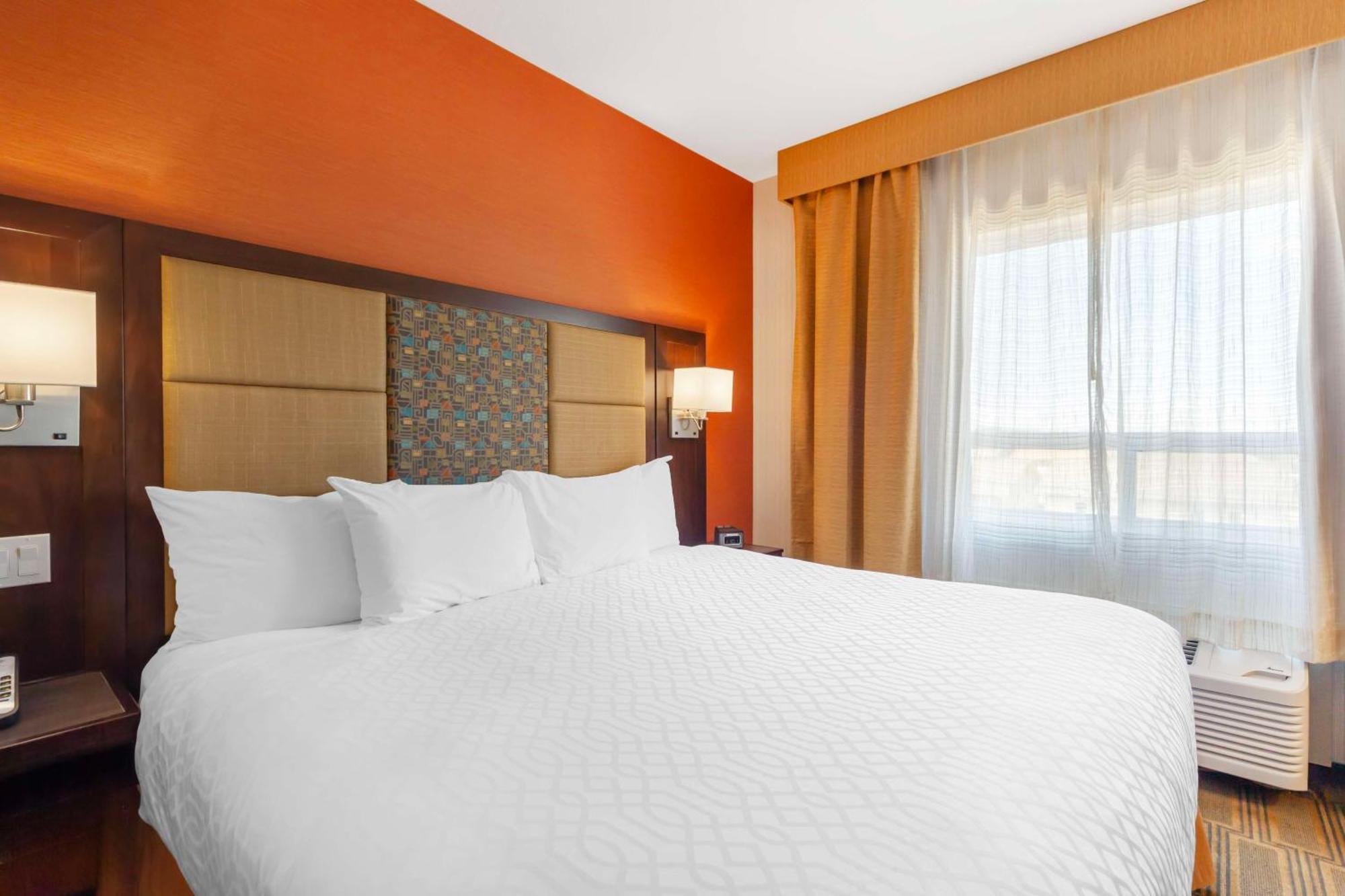 Best Western Plus Chateau Fort St. John Buitenkant foto